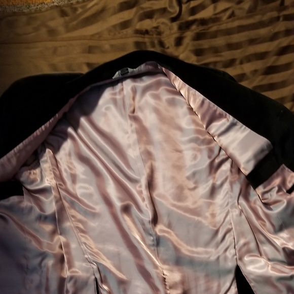 Blazer - Picture 3 of 3